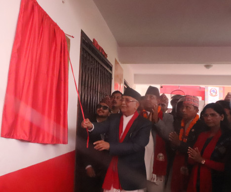 गाउँपालिका भवन उद्घाटन गर्दै ओलीले भने– विकास र समृद्धिको ढोका खोल्छौँ
